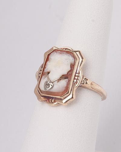 10ky cameo ring  888 5065