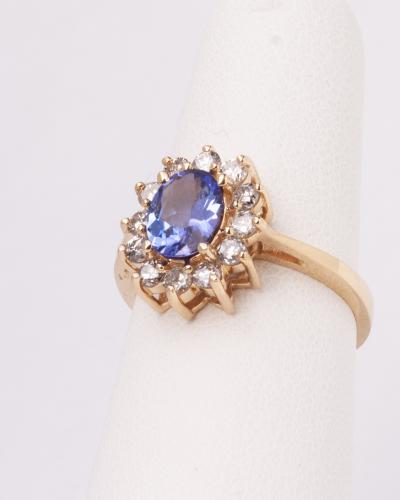 Oval tanz halo ring  888 5068