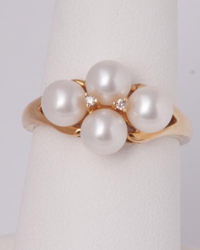 Four pearl ring 888 4374